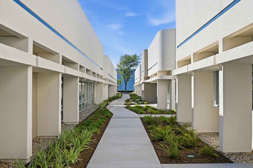 More Photos Of 1371 Warner Ave, Tustin Unknown For Lease
