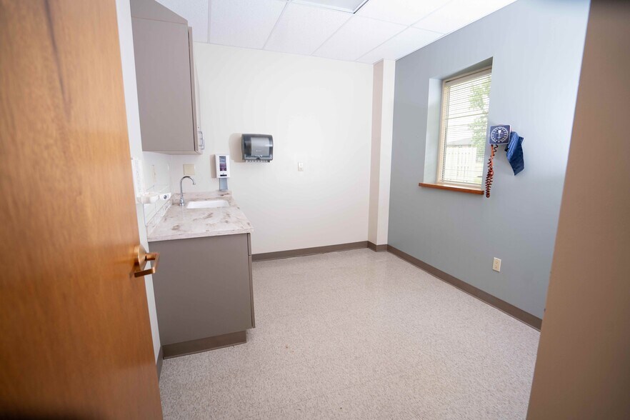 More Photos Of 6000 Brockton Dr, Lockport Medical For Lease