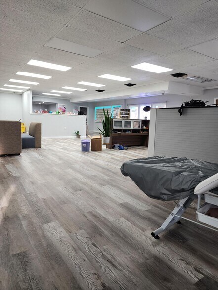 More Photos Of 11 Quassaick Ave, New Windsor Township Storefront For Sale