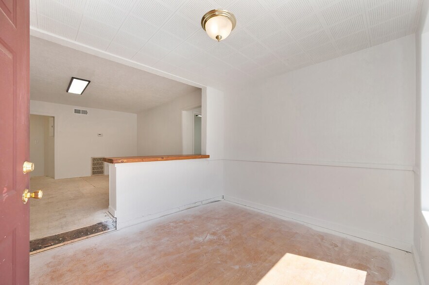 More Photos Of 1407-1409 Lincoln Way, Auburn Office For Sale