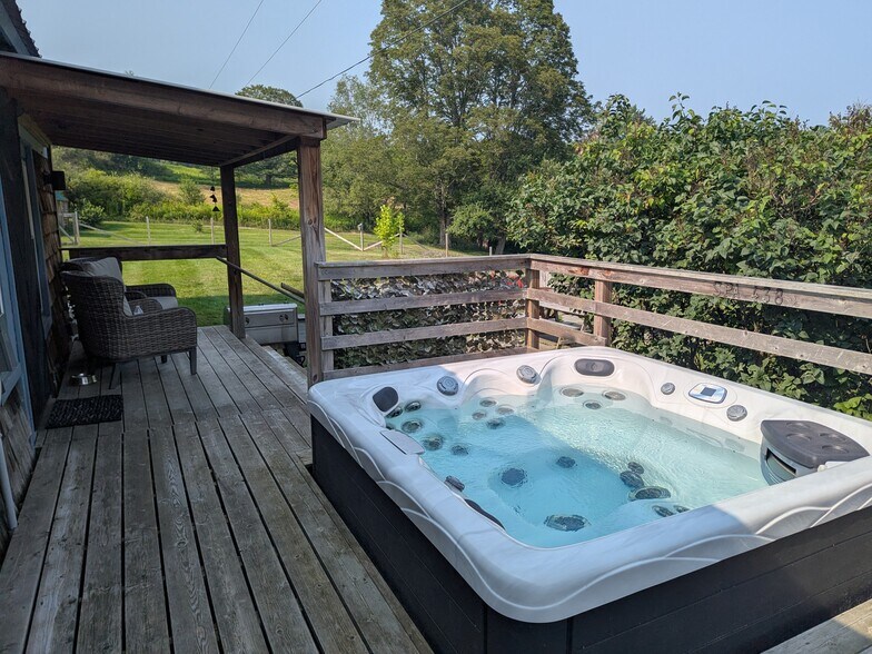 More Photos Of 396 Austin Rd, Jefferson Hospitality For Sale