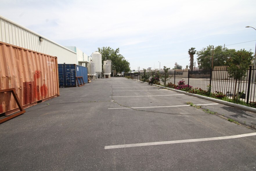 More Photos Of 444 Athol St, San Bernardino Warehouse For Sale