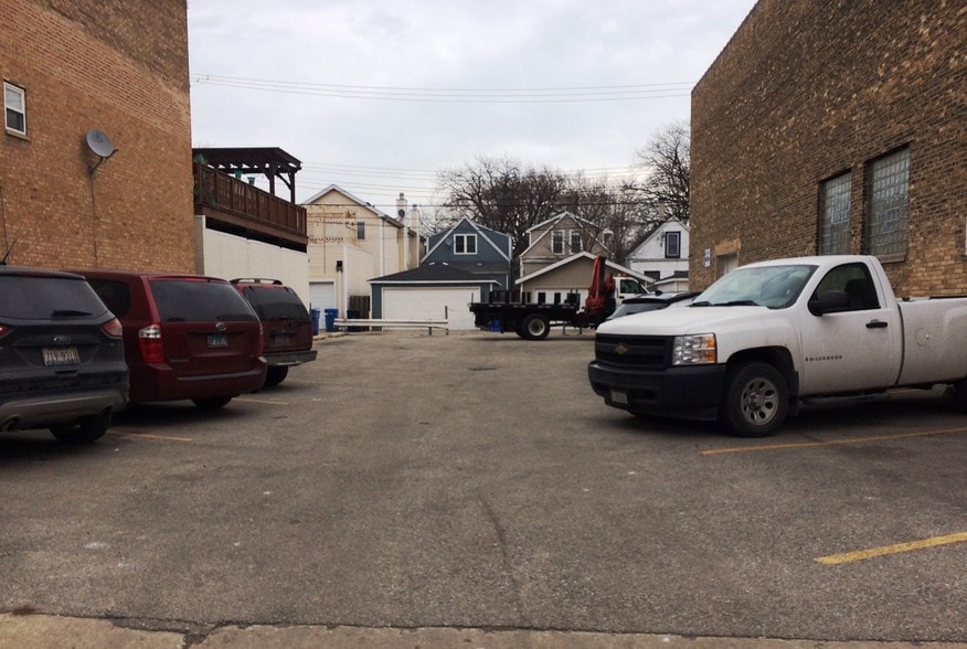 More Photos Of 5041-5047 N Western Ave, Chicago Flex For Lease