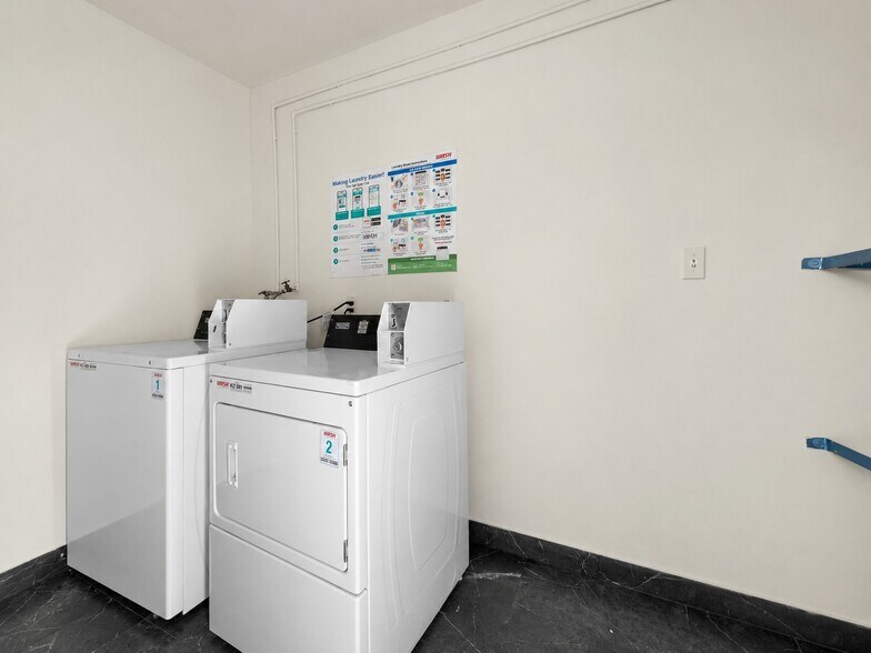 More Photos Of 2325 S Ridgeley Dr, Los Angeles Apartments For Sale