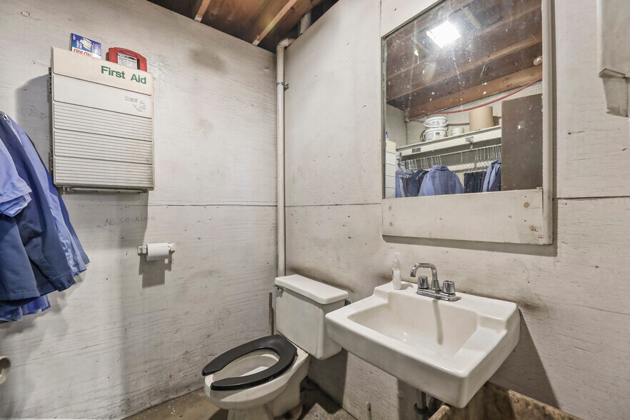 More Photos Of 1260 East St, Pittsfield Freestanding For Sale