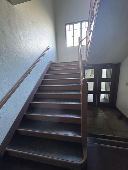 More Photos Of 1209 E Garfield Ave, Glendale Schools For Lease