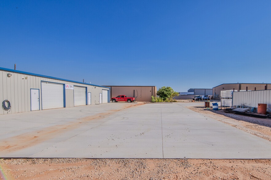 More Photos Of 12101 Geneva Ave, Lubbock Warehouse For Sale