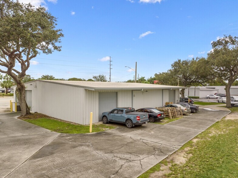More Photos Of 675 US Highway 1, Vero Beach Warehouse For Lease