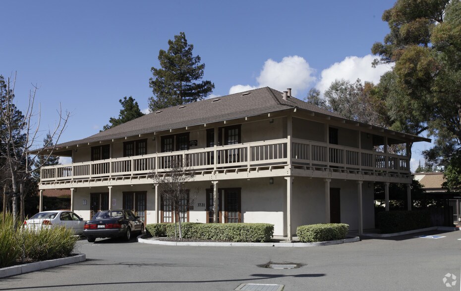 More Photos Of 3731 Sunset Ln, Antioch Unknown For Lease