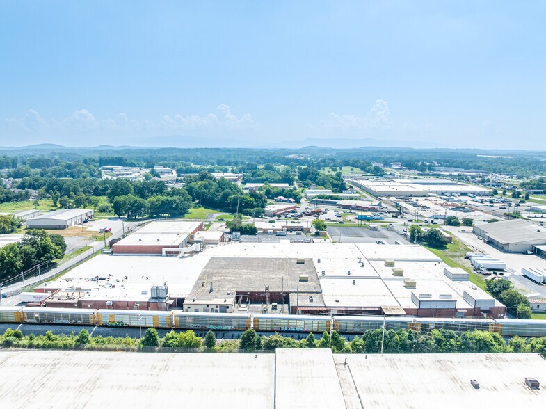 More Photos Of 1527 Waring Rd NW, Dalton Manufacturing For Sale