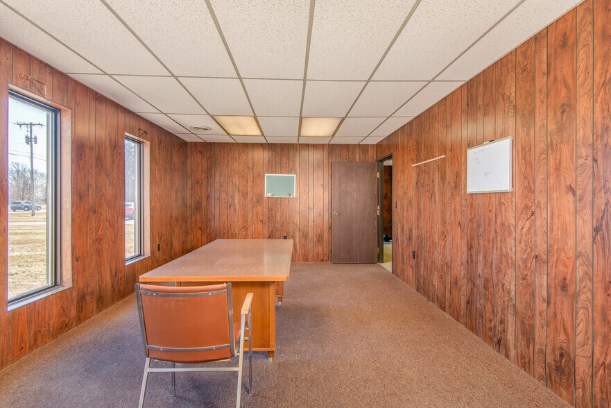 More Photos Of 5087 N Michigan Rd, Saginaw Flex For Sale