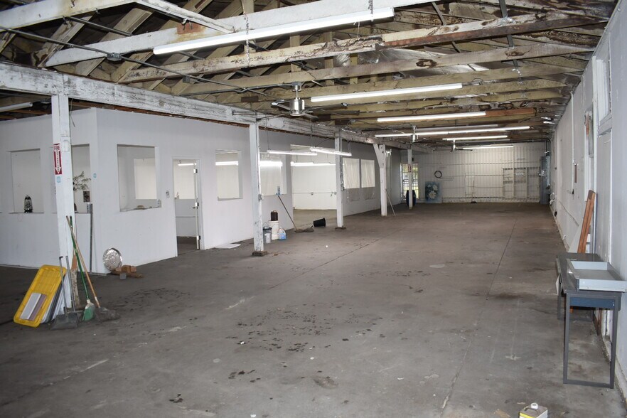More Photos Of 4862 Compton Ave, Los Angeles Manufacturing For Sale