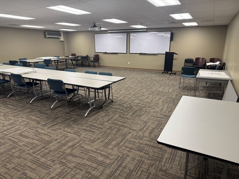 More Photos Of 2709 McGraw Dr, Bloomington Office Residential For Sale