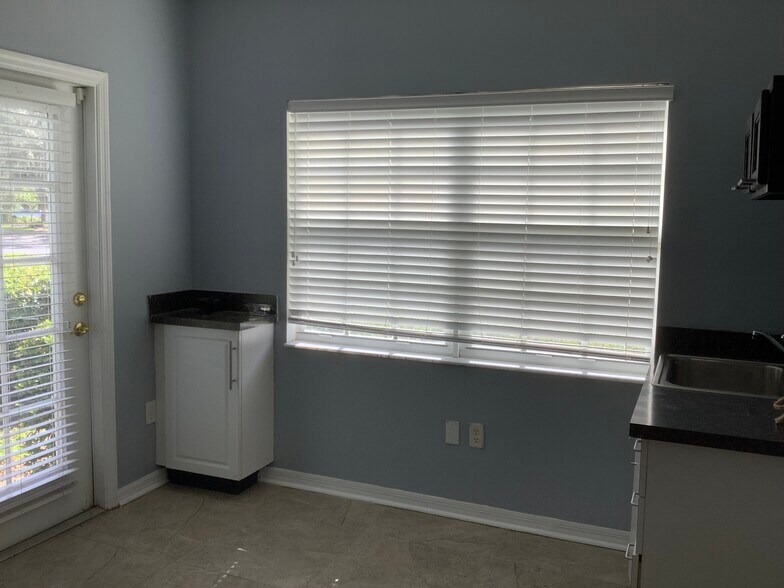 More Photos Of 3216 Cove Bend Dr, Lutz Medical For Sale