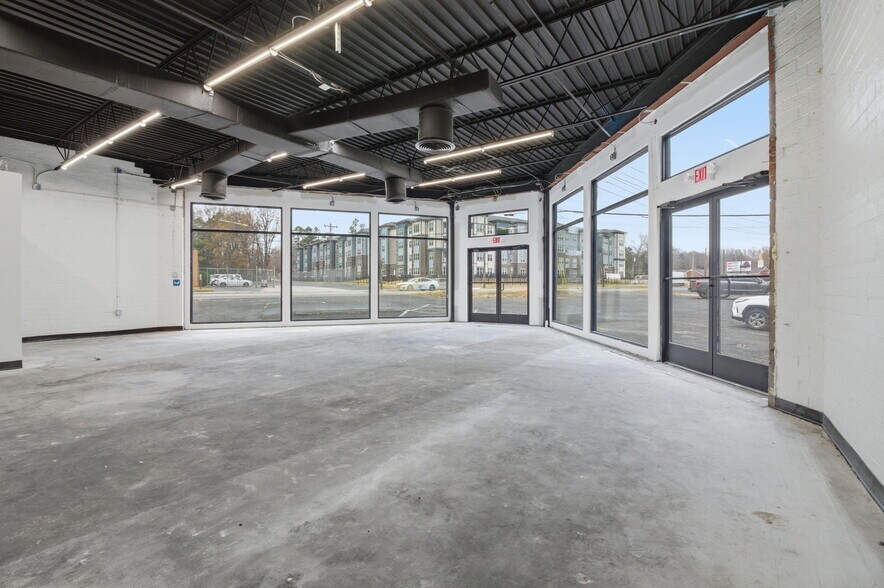 More Photos Of 2501 West Blvd, Charlotte Freestanding For Lease