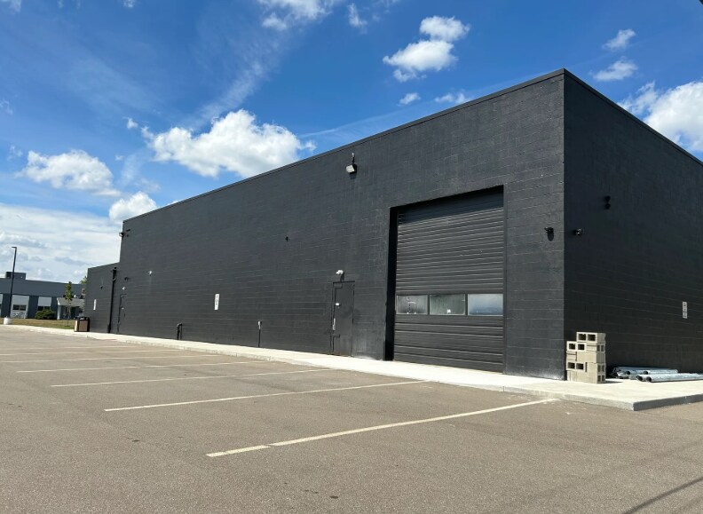 More Photos Of 850 Glaspie St, Oxford Warehouse For Sale