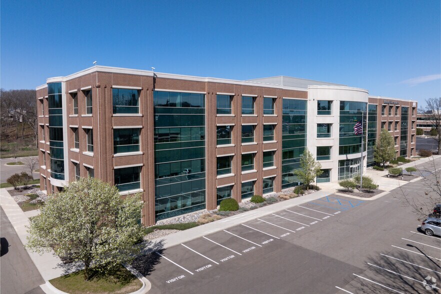 More Photos Of 950 Trade Centre Way, Portage Medical For Lease