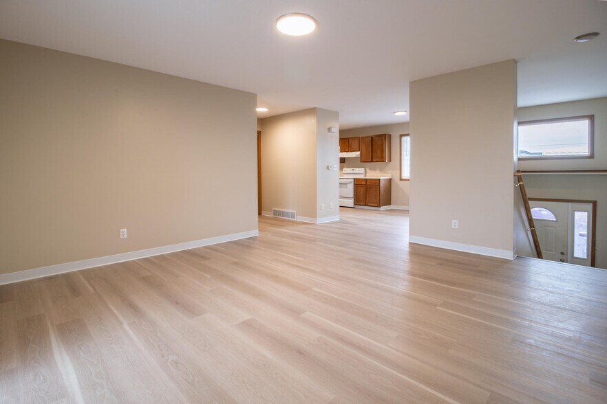More Photos Of 215 Jewel Dr, Ames Multifamily For Sale