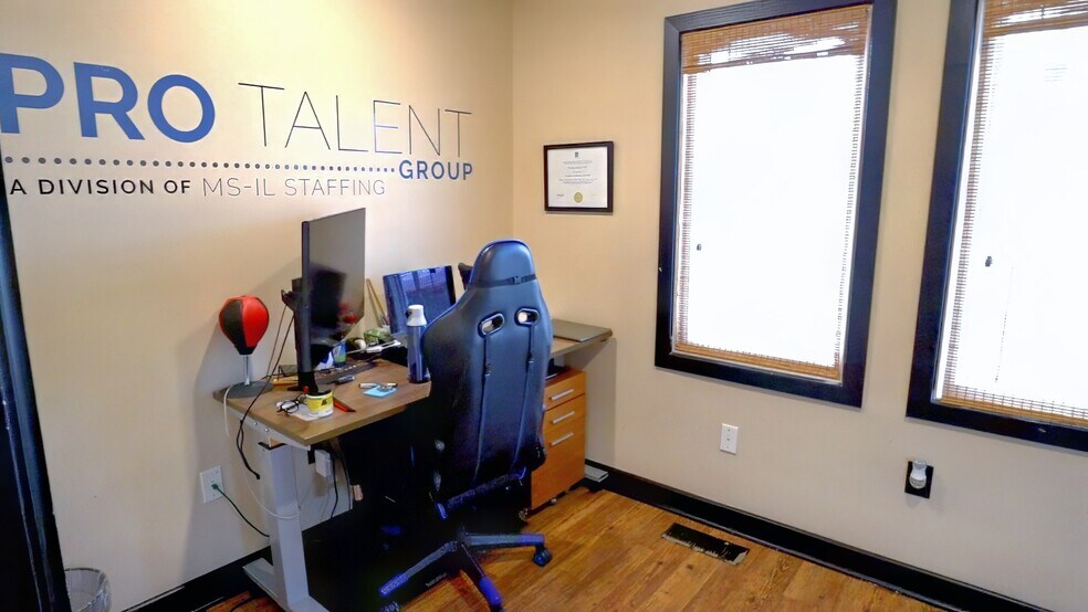 More Photos Of 710 E 64th St, Indianapolis Office For Lease