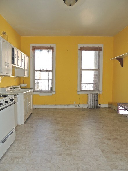More Photos Of 181-183 Montrose Ave, Brooklyn Apartments For Sale