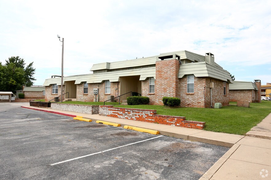 More Photos Of 7404 Lyrewood Ln, Oklahoma City Apartments For Sale