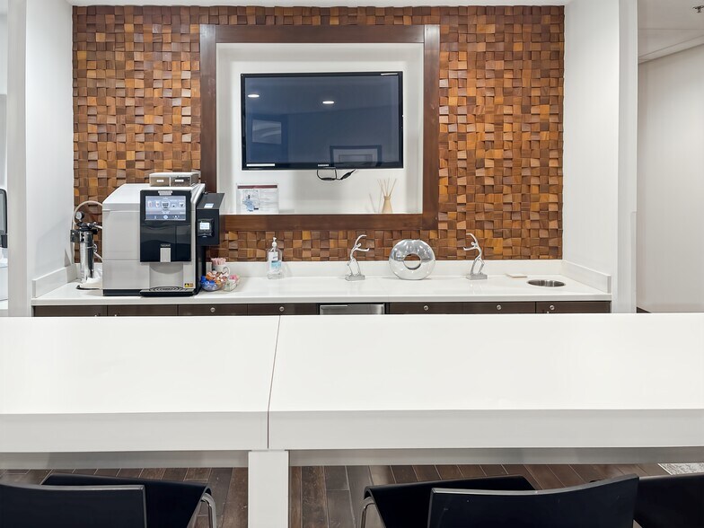 More Photos Of 11414 W Park Pl, Milwaukee Coworking Space