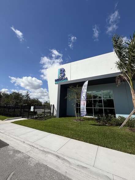 More Photos Of 101 NW 12th St, Pompano Beach Medical For Lease