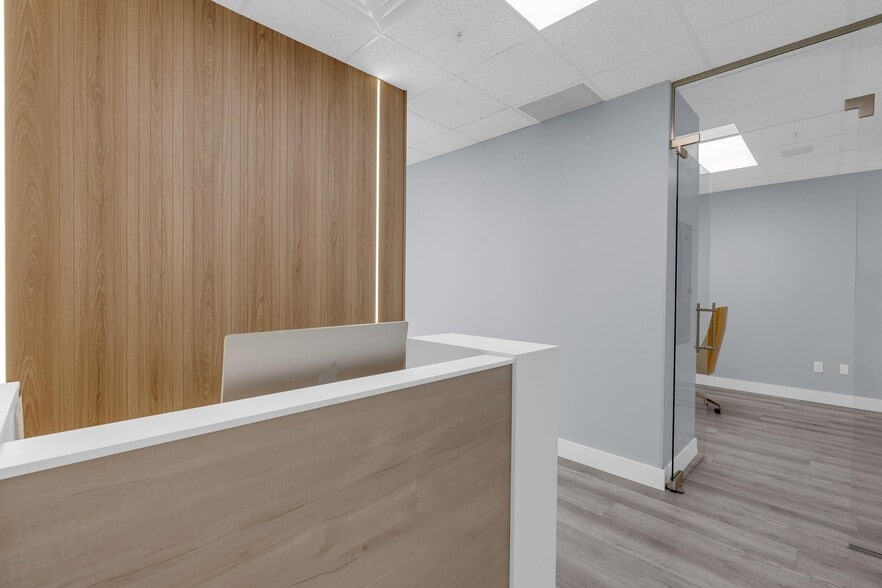 More Photos Of 2295 S Hiawassee Rd, Orlando Office For Sale
