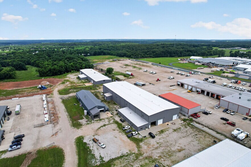 More Photos Of 287 Evergreen Rd, Strafford Industrial For Lease