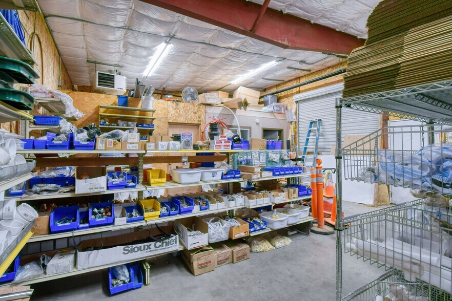 More Photos Of 818 Airport Rd, Pendleton Showroom For Sale