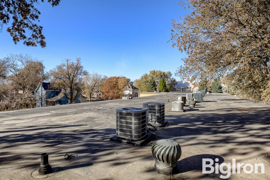 More Photos Of 1004 18th St, Belleville Apartments For Sale