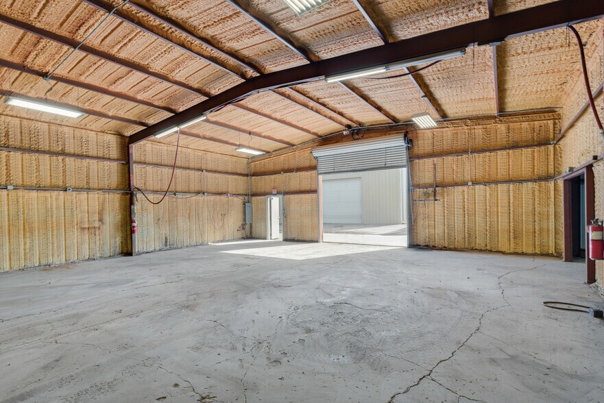 More Photos Of 4331 Cement Valley Rd, Midlothian Warehouse For Sale
