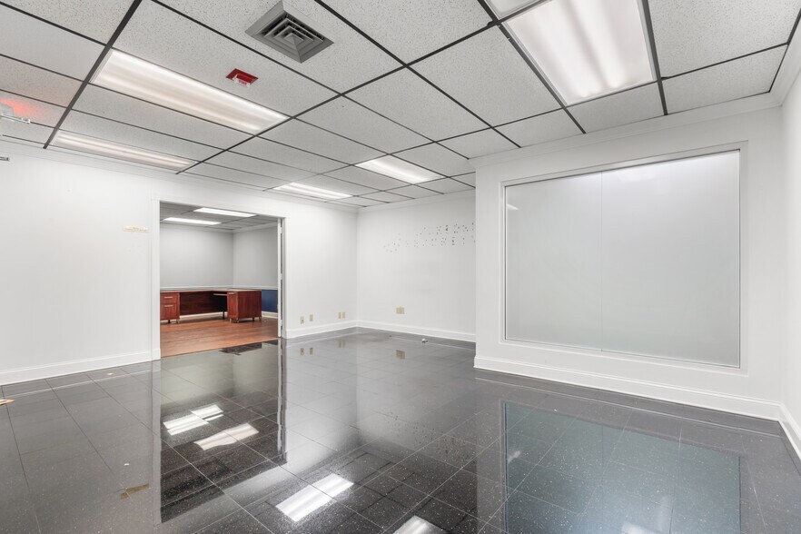 More Photos Of 5100 N Federal Hwy, Fort Lauderdale Office For Sale