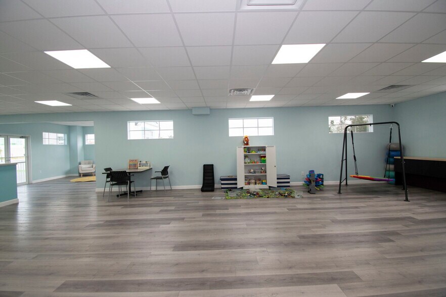 More Photos Of 4535 Tamiami Trl, Port Charlotte Office For Lease