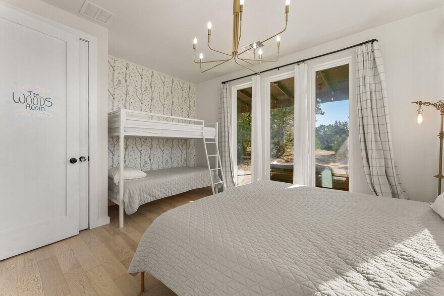 More Photos Of 5460 FM 2325, Wimberley Hotel For Sale