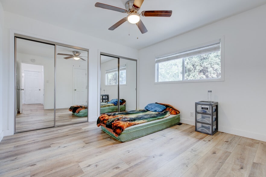 More Photos Of 1720 Cerritos Ave, Long Beach Apartments For Sale