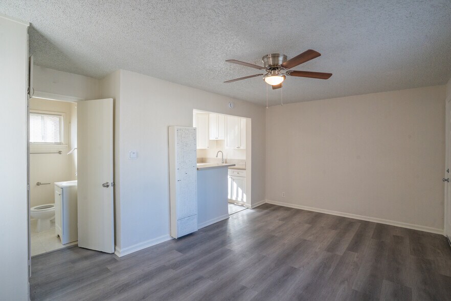 More Photos Of 242 E Del Amo Blvd, Long Beach Multifamily For Sale