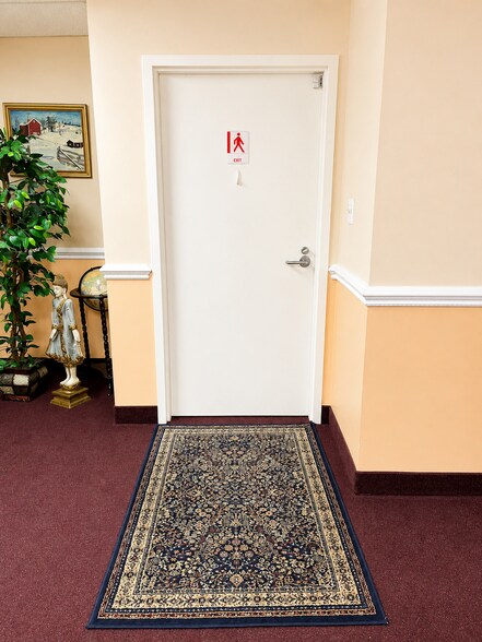 More Photos Of 965 Russell Ave, Gaithersburg Office For Lease