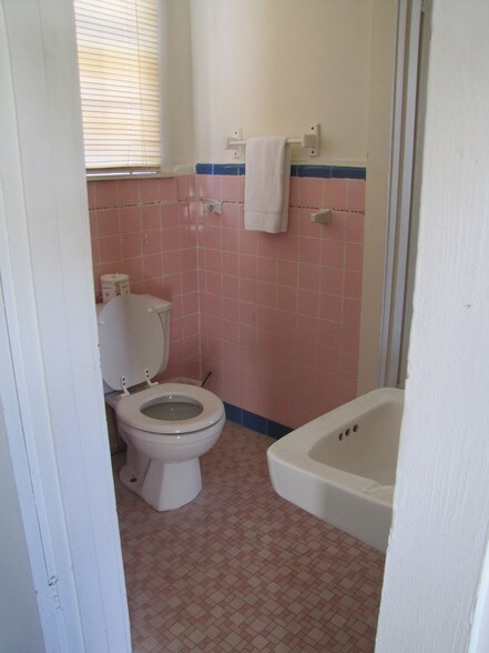 More Photos Of 4041 Washington St, Vicksburg Hotel For Sale