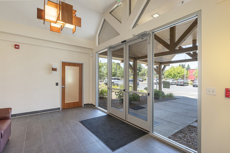 More Photos Of 1101 Vintage Ave, Saint Helena Office For Sale