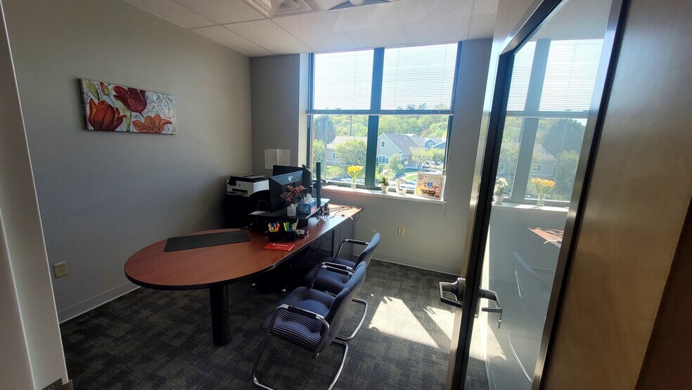 More Photos Of 11 Bowdoin Mill Is, Topsham Office For Lease