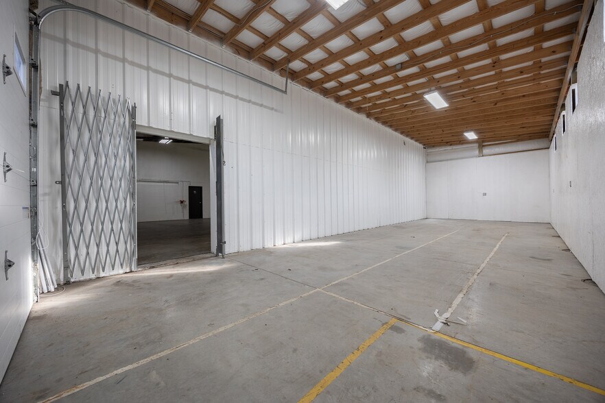 More Photos Of 1245 Memory Ln, Columbus Warehouse For Lease