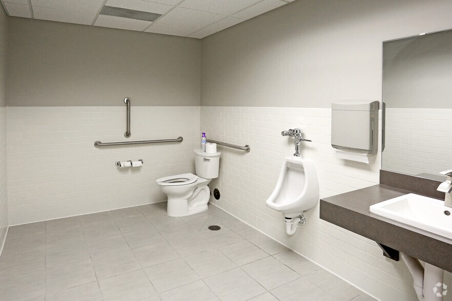 More Photos Of 313 Lake Hazeltine Dr, Chaska Manufacturing For Lease