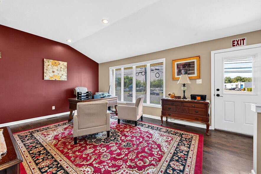 More Photos Of 79 S Maple Ave, Marlton Office For Sale