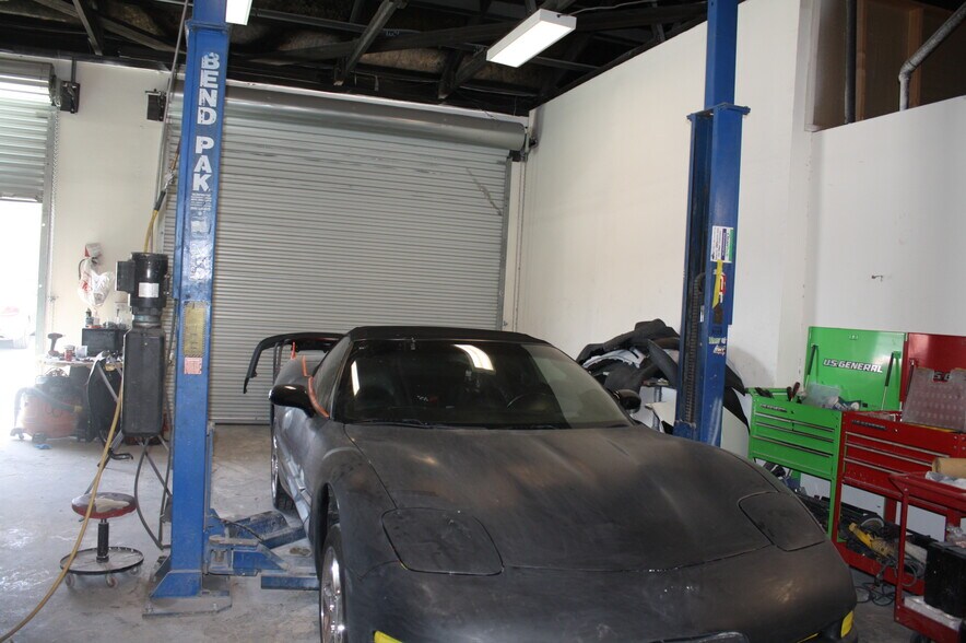 More Photos Of 45240 N Trevor Ave, Lancaster Auto Repair For Sale