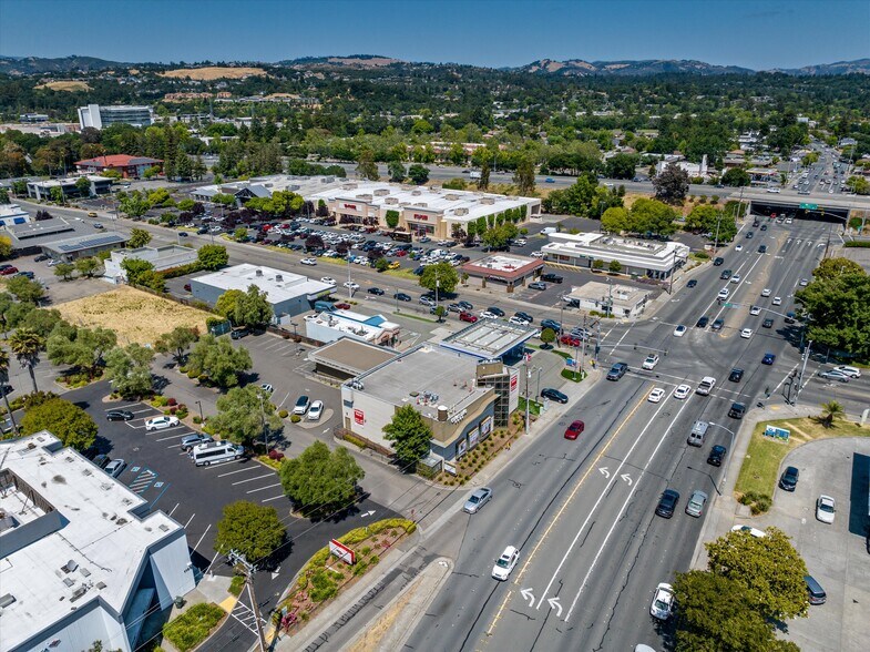 More Photos Of 1125 W Steele Ln, Santa Rosa Freestanding For Sale