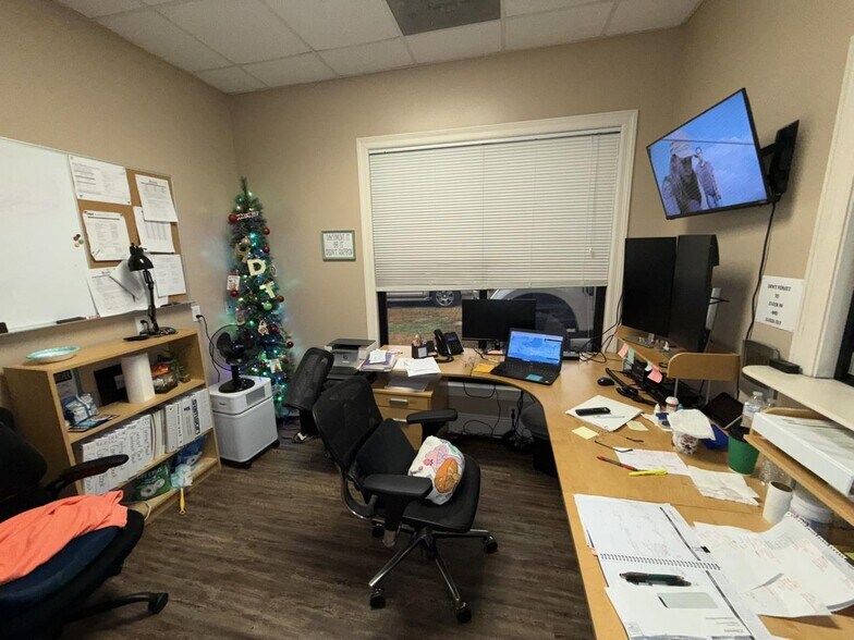 More Photos Of 4953 Big Lake, Lake Charles Office For Sale