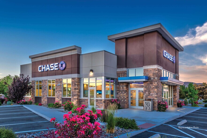 Primary Photo Of 2323 Linglestown Rd, Harrisburg Bank For Sale