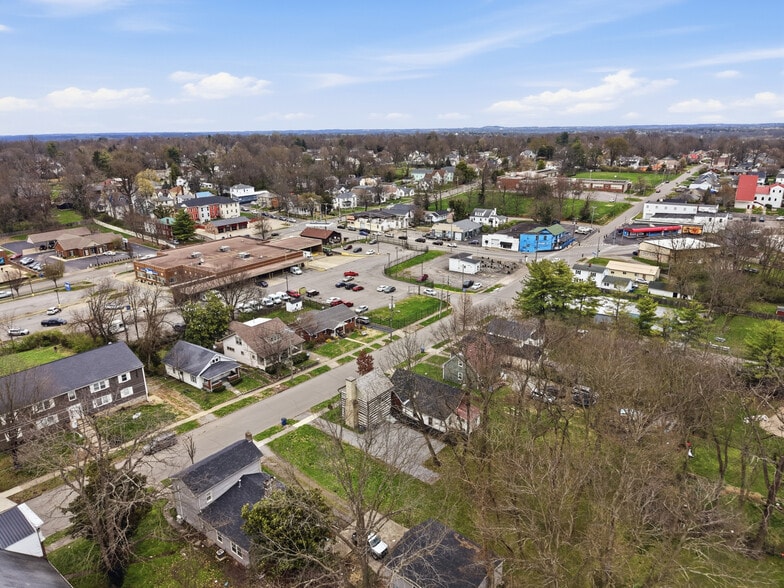 More Photos Of 202 E Walnut St, Danville Specialty For Sale