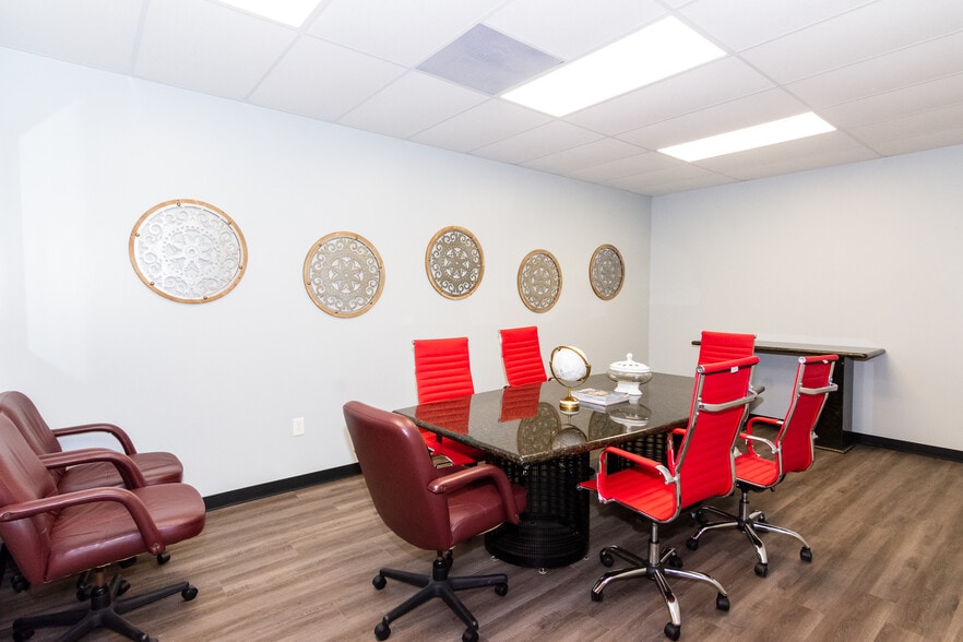 More Photos Of 6456 Cunningham Rd, Houston Industrial For Lease